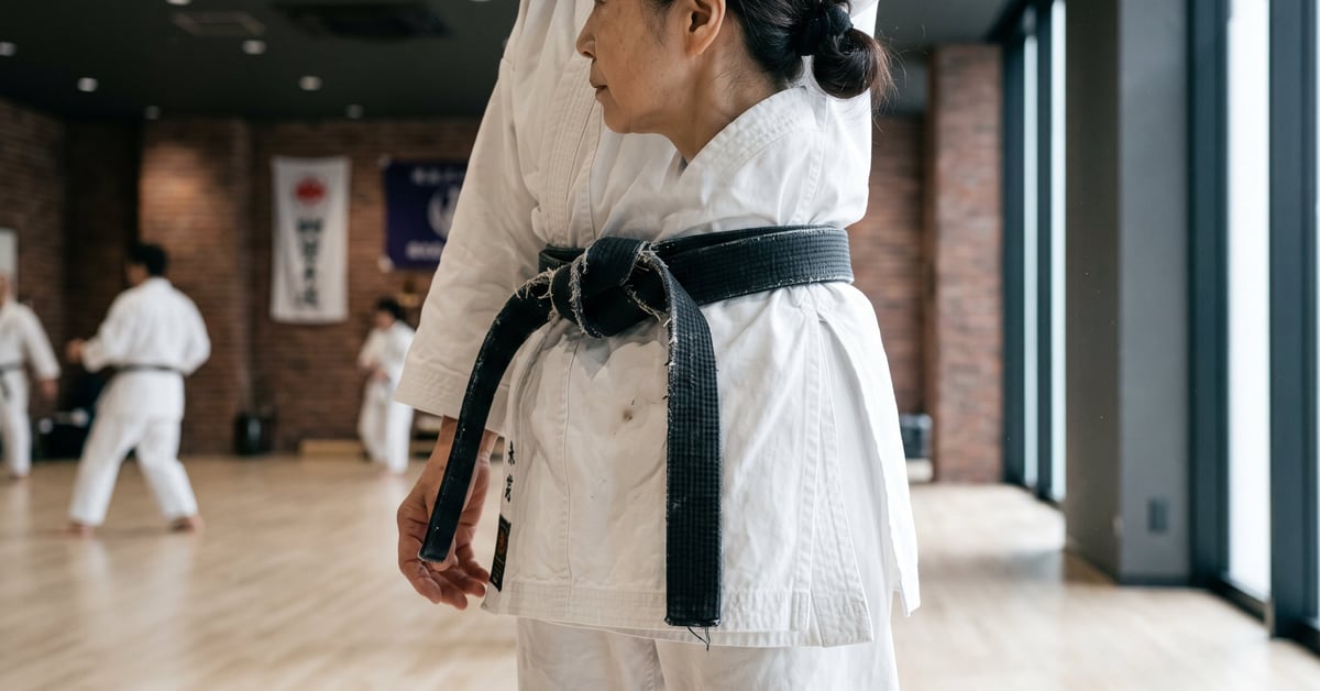 Atteindre la Ceinture Noire de Karaté : Un Symbole de Maîtrise - ceinture noire karate